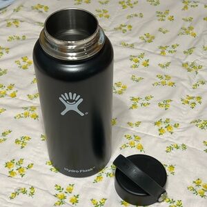 Hydro Flask Black Water Bottle